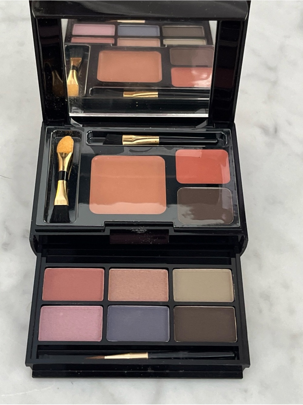 Signature Club A Makeup Palette - Multi-Use Eyeshadow and Blush